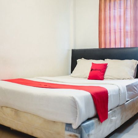 Reddoorz Plus Near Palembang Indah Mall Ngoại thất bức ảnh