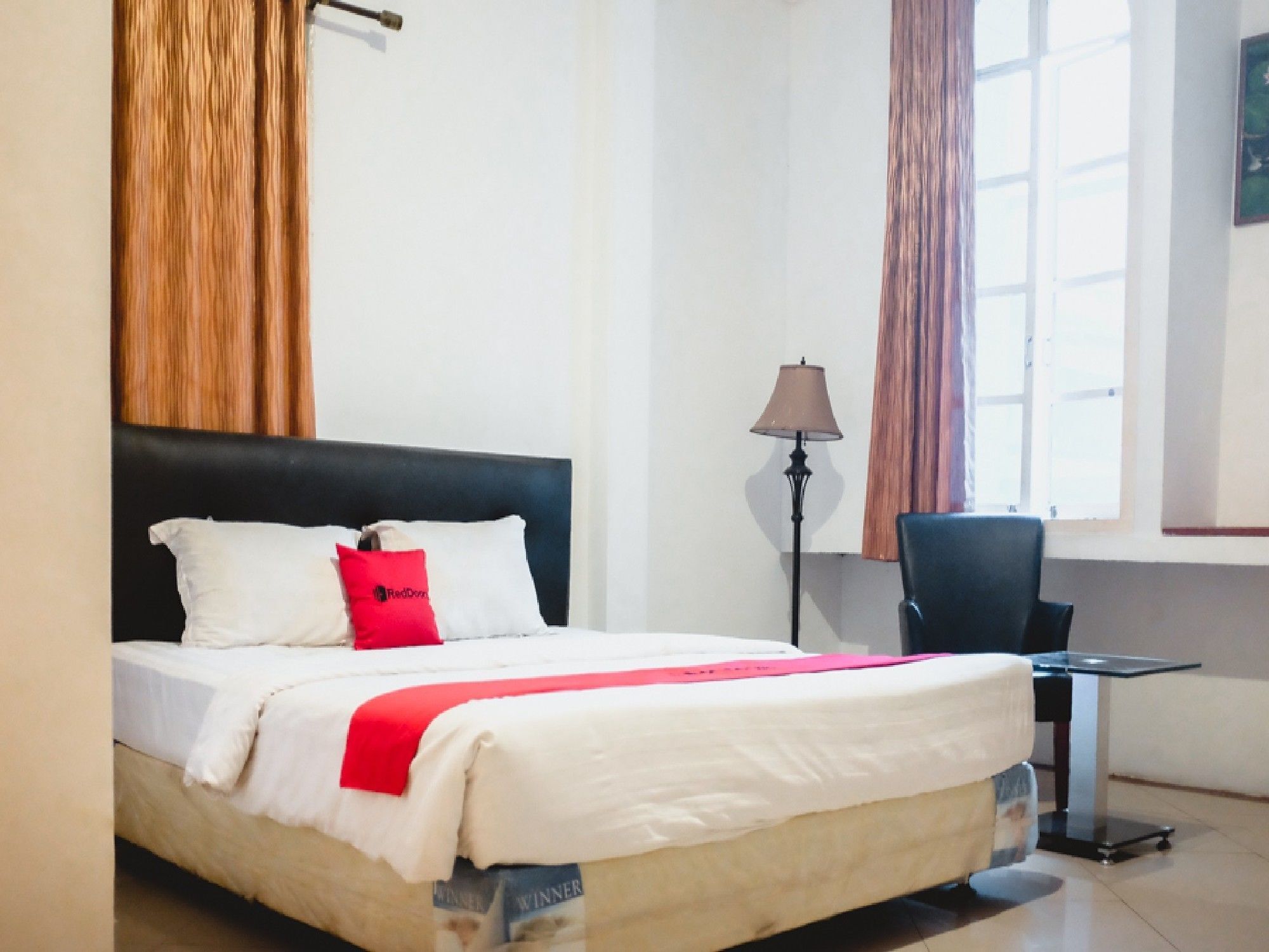 Reddoorz Plus Near Palembang Indah Mall Ngoại thất bức ảnh