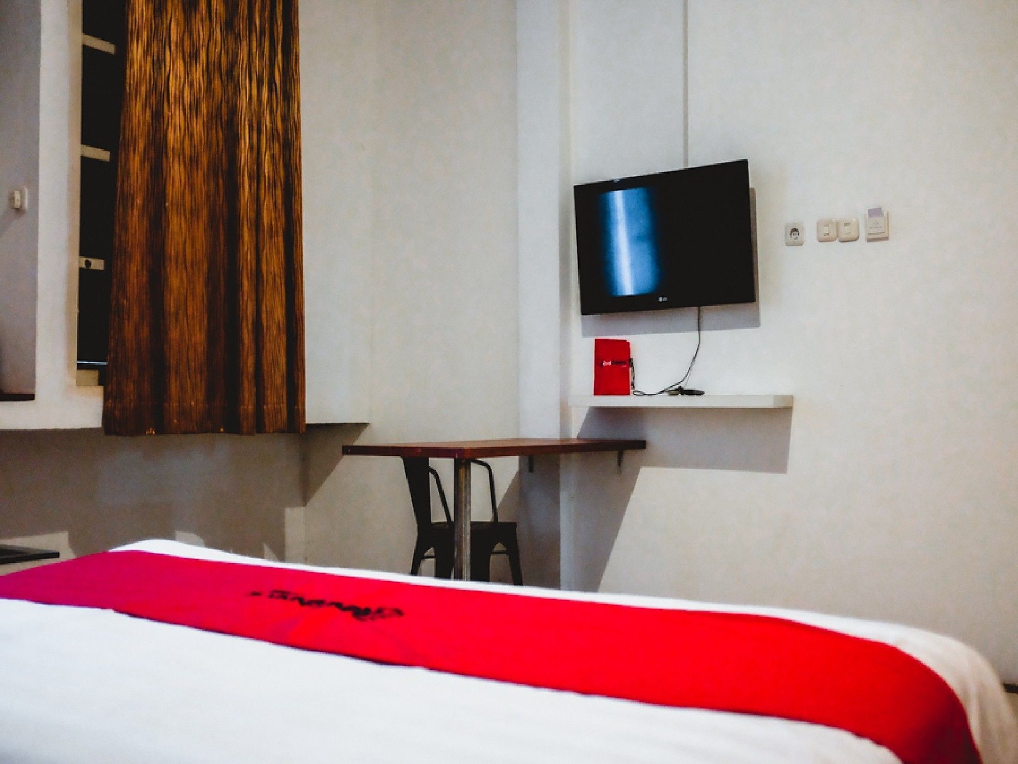 Reddoorz Plus Near Palembang Indah Mall Ngoại thất bức ảnh
